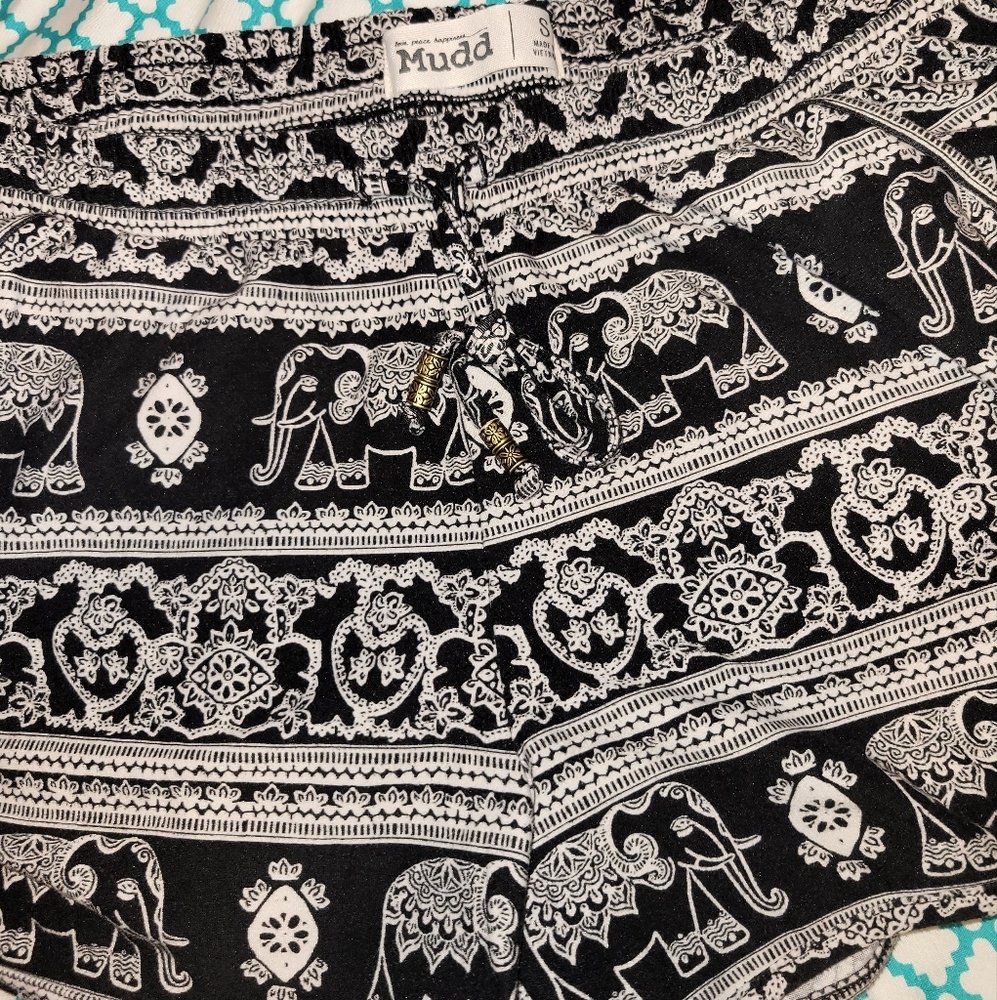 Black And White Elephant Print Short Size Small
